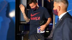 Lionel Messi sortant du bus après Barça-Bayern