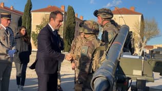Le ministre des Armées, Sébastien Lecornu, en visite dans le Var mercredi 27 mars 2024.