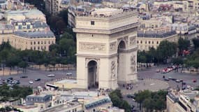 La place de l'Etoile, à Paris, avec en son centre l'Arc de Triomphe, en mai 2007.