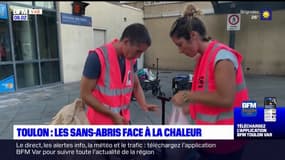 Toulon: des bénévoles viennent en aide aux sans-abris face à la chaleur