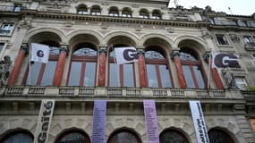 L'entrée de la Gaîté Lyrique occupée par 250 mineurs isolés, le 11 décembre 2024, à Paris