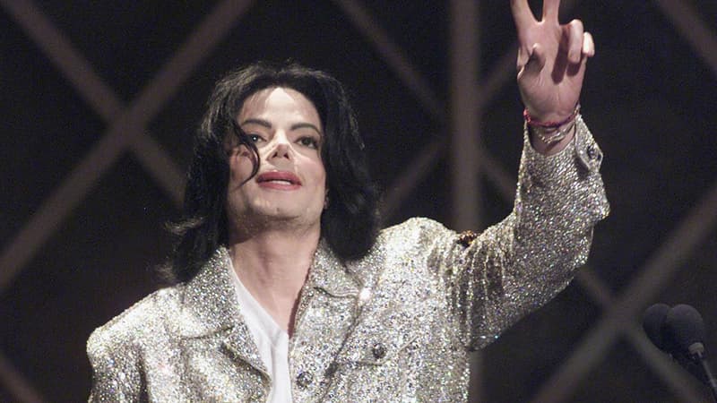 Michael Jackson sur la scène des American Music Awards en 2002