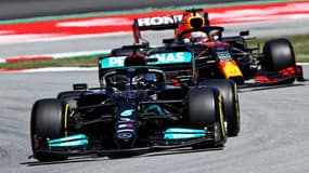 Hamilton devant Verstappen, à Barcelone le 8 mai 2021