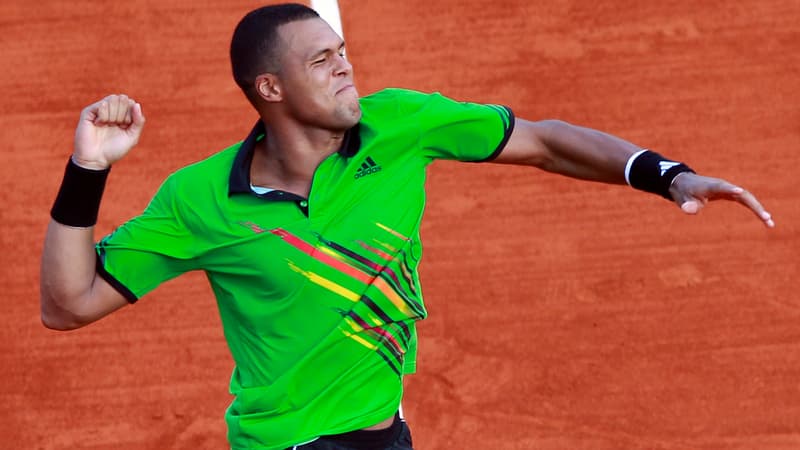 Tsonga poursuit sa route à Madrid sans entraîneur