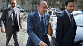 L'ancien président de la République, Jacques Chirac, a été condamné en 2011 à 2 ans de prison pour détournement de fonds publics, abus de confiance et prise illégale d'intérêt.