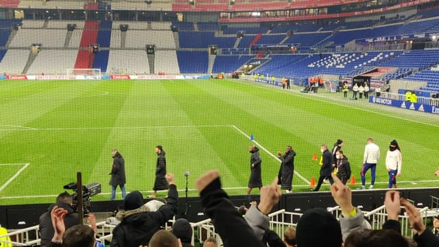 Les joueurs de Lyon sont venus saluer les Bad Gones après Lyon-Nice Les joueurs de Lyon sont venus saluer les Bad Gones après Lyon-Nice
