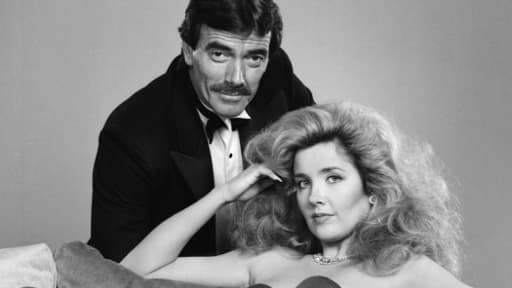 Victor (Eric Braeden) et Nikki (Melody Thomas Scott) deux personnages des "Feux de l'amour'.