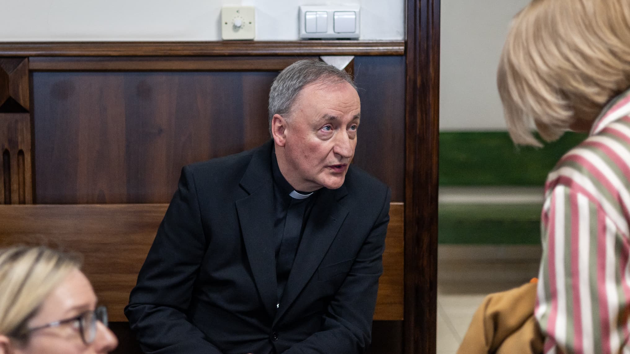 "Que le monde entende enfin cela": un évêque polonais devant la justice pour avoir couvert des actes de... Kép