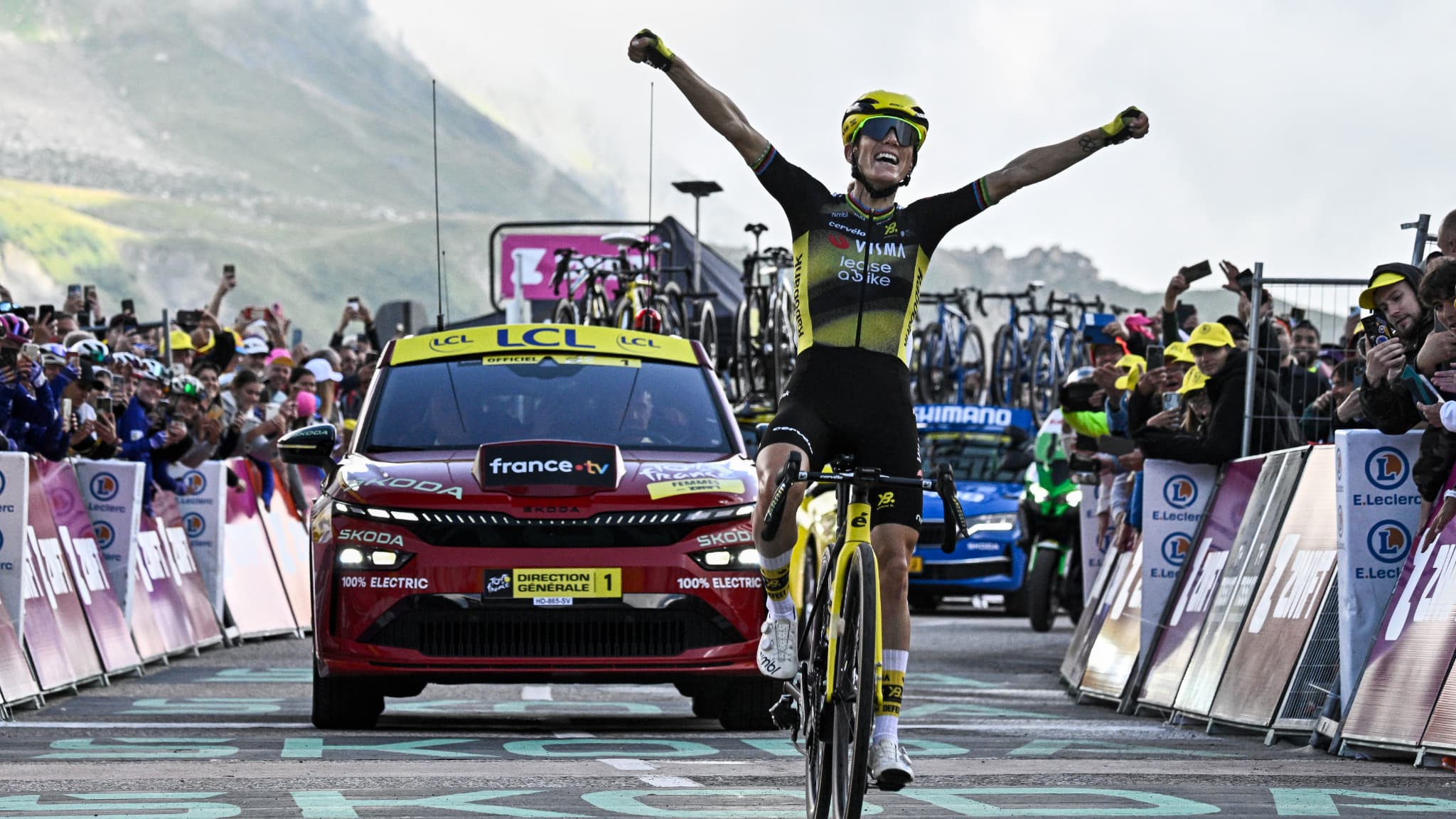La Française Pauline Ferrand-Prévot (Visma-Lease a Bike) s'impose au Col de la Madeleine sur l'avant-dernière étape du Tour de France, 2 août 2025