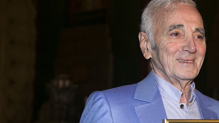 Charles Aznavour et son étoile d'honneur à Hollywood le 27 octobre 2016 