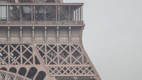 Les noms des scientifiques sur la Tour Eiffel, le 5 juin 2019