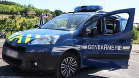 Un véhicule de gendarmerie