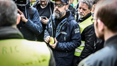 Jérôme Rodrigues, une des figures des gilets jaunes, le 9 avril 2019 près du Sénat à Paris. (Photo d'illustration)