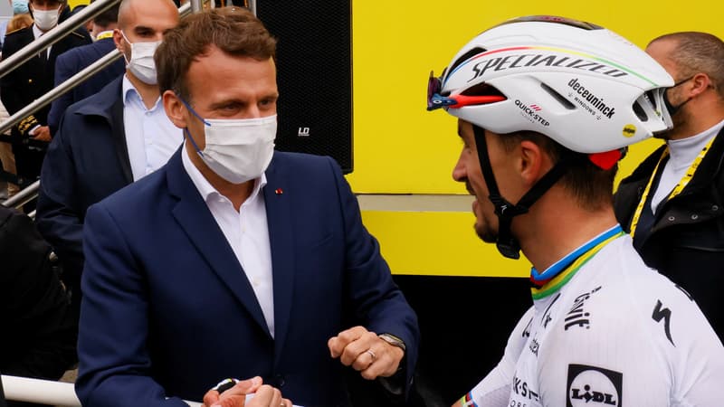  Emmanuel Macron et Julian Alaphilippe