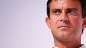Le Parti socialiste commence l'année 2011 par une polémique sur les 35 heures après les critiques de Manuel Valls, un des participants à la primaire qui élira le candidat du parti à l'élection présidentielle de 2012. /Photo prise le 28 août 2010/REUTERS/S