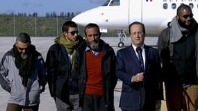 François Hollande et les quatre anciens otages.