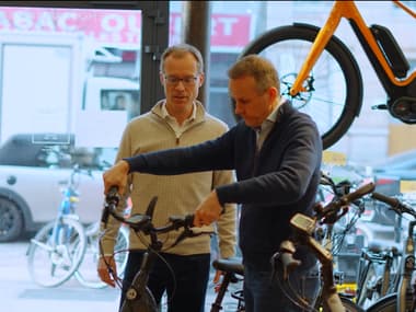 Dans une stratégie de mobilité douce, l'entreprise Holland Bikes propose à la vente et à la location de vélos confortables venus des Pays-Bas.
