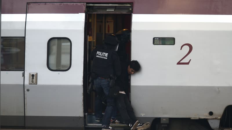 La police arrête l'homme enfermé dans les toilettes du Thalys le 18 septembre 2015