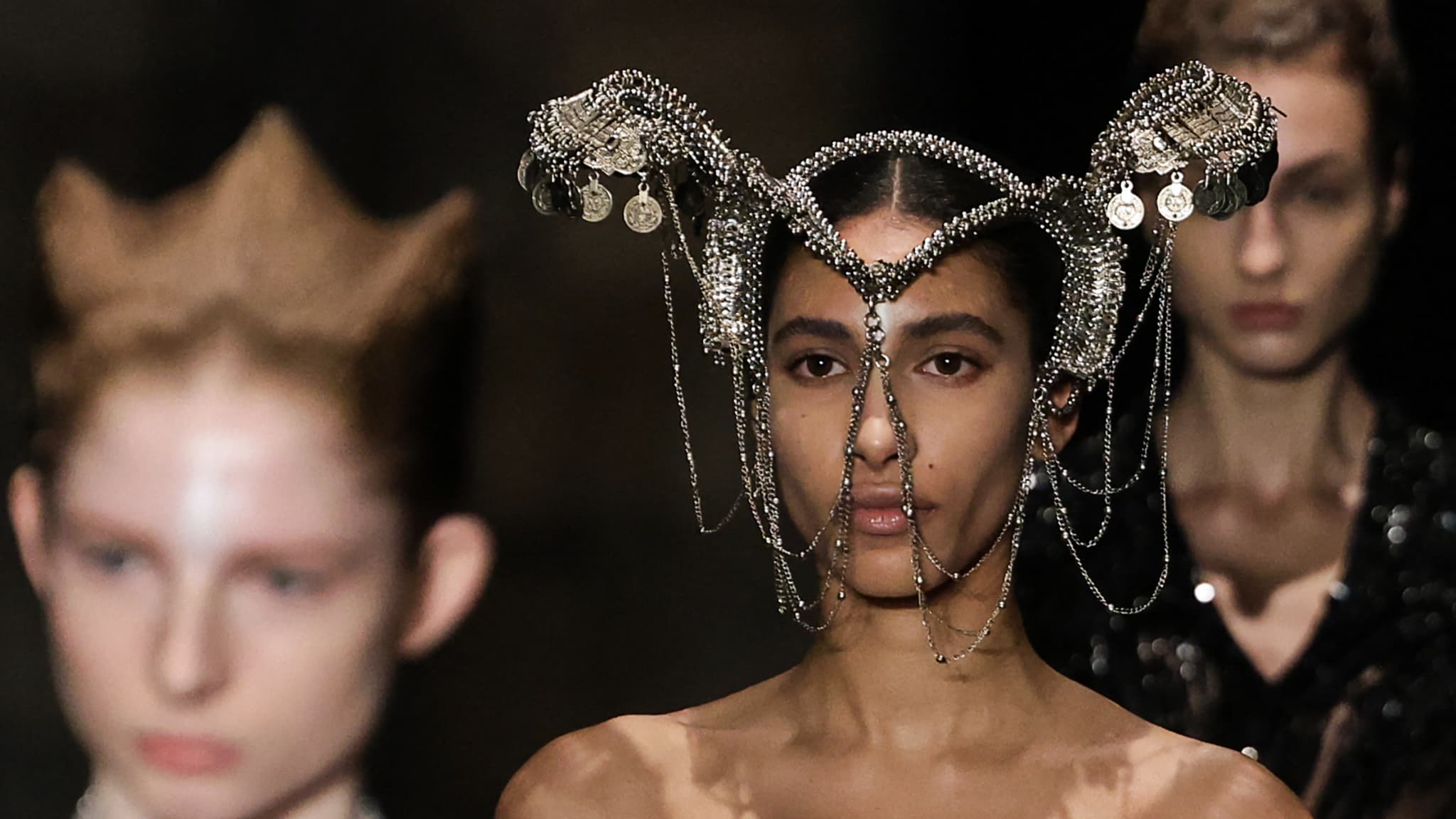 Le défilé Gaurav Gupta couture printemps-été 2025 Le défilé Gaurav Gupta couture printemps-été 2025