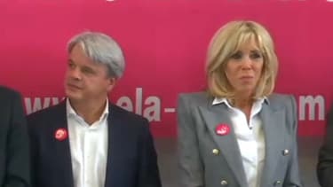 Brigitte Macron (à gauche) pour la dictée ELA.