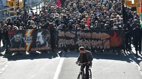 Un black bloc lors d'une manifestation à Nantes, le 9 octobre 2018.