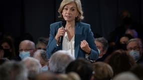 Valérie Pécresse, candidate LR à la présidentielle, lors d'une réunion publique à Mouilleron-le-Captif, le 17 février 2022 en Vendée