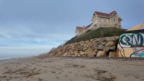 Des maisons de Biscarosse, menacées par l'océan, ont été vidées de leurs occupants.