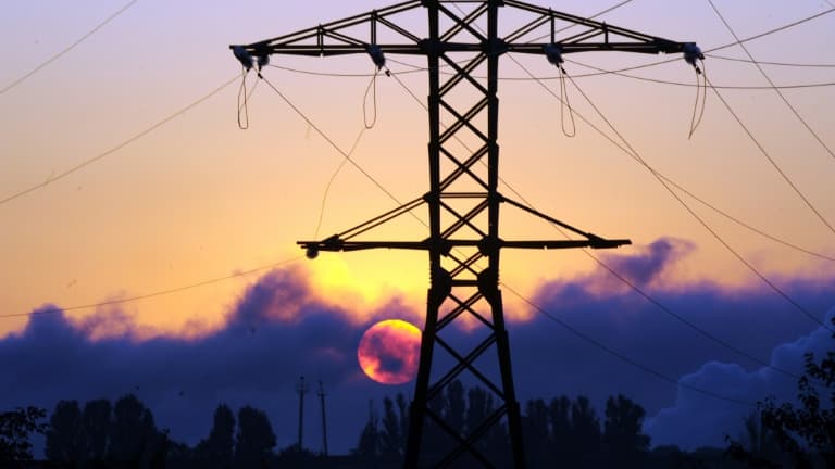 Yeraltı kabloları aşırı ısınıyor: 'Yüksek' elektrik kesintisi riskine karşı Enedis 'hızlı müdahale gücünü' devreye aldı