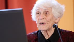 La pédiatre allemande Ingeborg Syllm-Rapoport, 102 ans, a officiellement reçu mardi son doctorat.