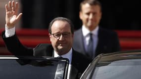L'ancien président de la République François Hollande quitte le palais de l'Elysée, le 14 mai 2017. 