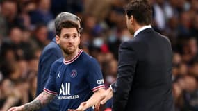 Lionel Messi et Mauricio Pochettino lors d'un remplacement au PSG, en septembre 2021