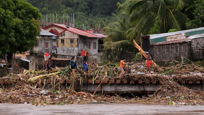 Philippines: les images de la tempête Trami qui a déjà fait quatorze morts