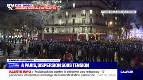 Retraites: tensions lors de la dispersion de la manifestation parisienne