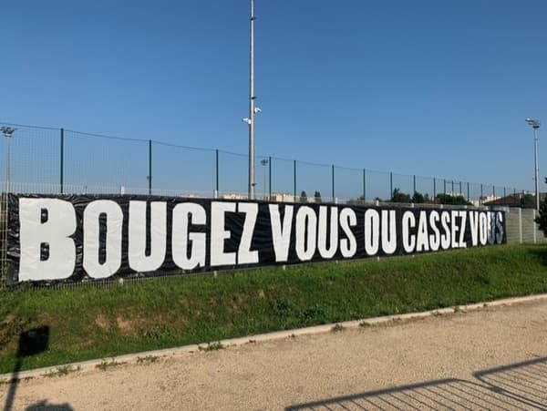La banderole cinglante des supporters lyonnais