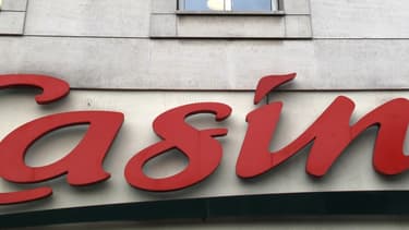 Une serre de plantes aromatiques a été installée en plein coeur du rayon fruits et Légumes du magasin Casino de La Varenne St Hilaire (94).