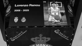 Affichage en hommage à Lorenzo Renou à la salle omnisport Louis II de Monaco le 11 mai
