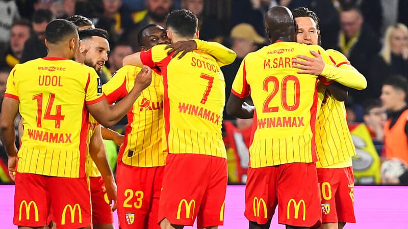 Le RC Lens dévoile son nouveau maillot domicile pour la saison 2026-2027