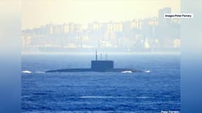 Le sous-marin russe Novorossiisk au large du détroit de Gibraltar, le 26 septembre 2025.