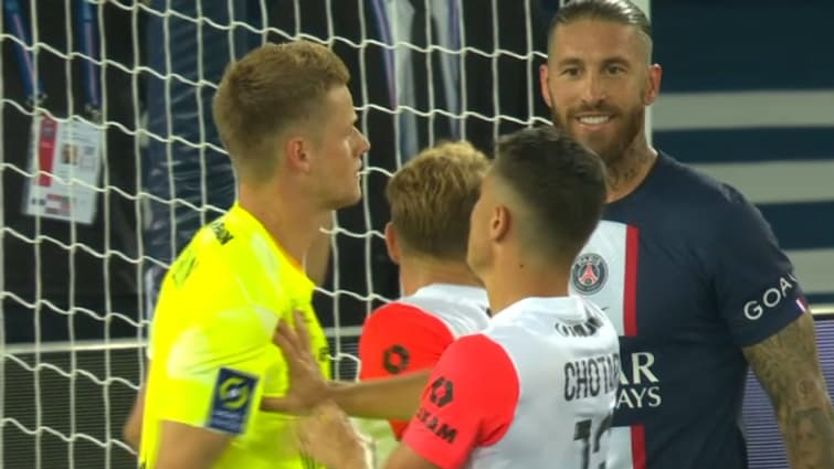 Ramos sourit après la parade exceptionnelle d'Omlin lors de PSG-Montpellier, le 13 août 2022