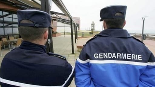 Les gendarmes n'ont pas encore retrouvé l'agresseur présumé.