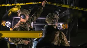 Agents du FBI devant le 67 Franklin Street, à Watertown, où a été arrêté Dzhokhar Tsarnaev, le jeune homme de 19 ans soupçonné d'avoir commis les attentats de Boston avec son frère aîné. L'arrestation a eu lieu au terme d'une journée de traque qui a entra