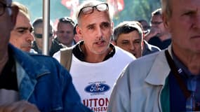 Philippe Poutou en appel à l'ambassadeur de Ford Teddy Riner pour éviter la fermeture du site de Blanquefort.