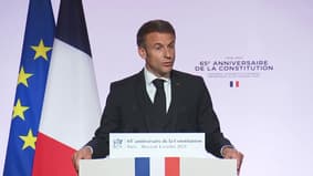 Emmanuel Macron: "Nous vivons un triple dérèglement: celui du climat, de la civilité et de l'ordre international"