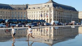 Le "miroir d'eau", à Bordeaux