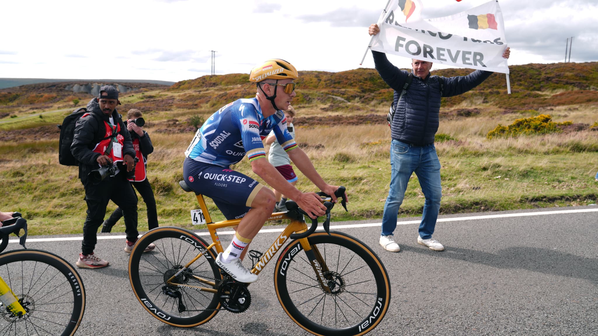 UNE "CONDUITE INAPPROPRIÉE": EVENEPOEL PROVOQUE L'INDIGNATION SUR LE TOUR DE GRANDE-BRETAGNE ET RÉCOLTE UNE SANCTION