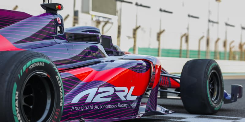 L'une des monoplaces autonomes ayant participé à l'Abu Dhabi Autonomous Racing League (A2RL).