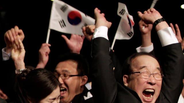 La délégation de Pyeongchang explose de joie à l'annonce des résultats en juillet 2011