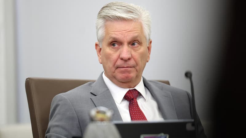 La colombe devient faucon: face à une inflation record aux États-Unis, le gouverneur de la banque centrale américaine prépare les esprits à une remontée des taux d'intérêts