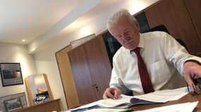 Jean-Marie Bernard, président du conseil départemental des Hautes-Alpes, le 28 avril 2021 dans son bureau à Gap.