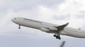 Un avion de la compagnie Air France a dû vidanger son kérosène peu de temps après son décollage. (PHOTO D'ILLUSTRATION) 